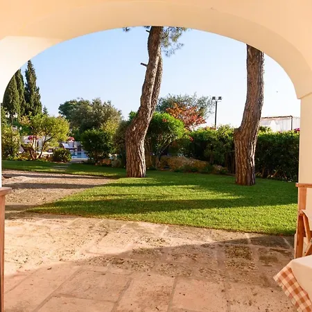 Helloapulia - Chiara Апартаменты *